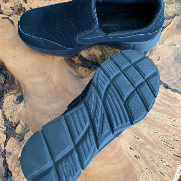 Skechers slip ins - Picture 3 of 3